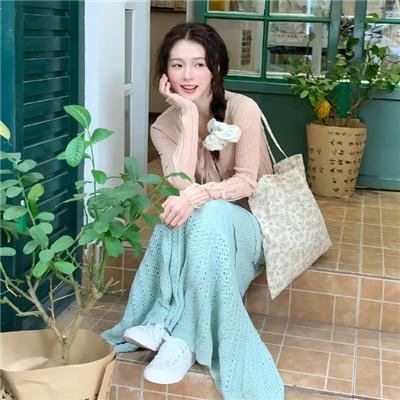 肥大的椅子 高清海报