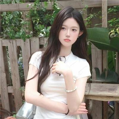 山中森林 高清海报